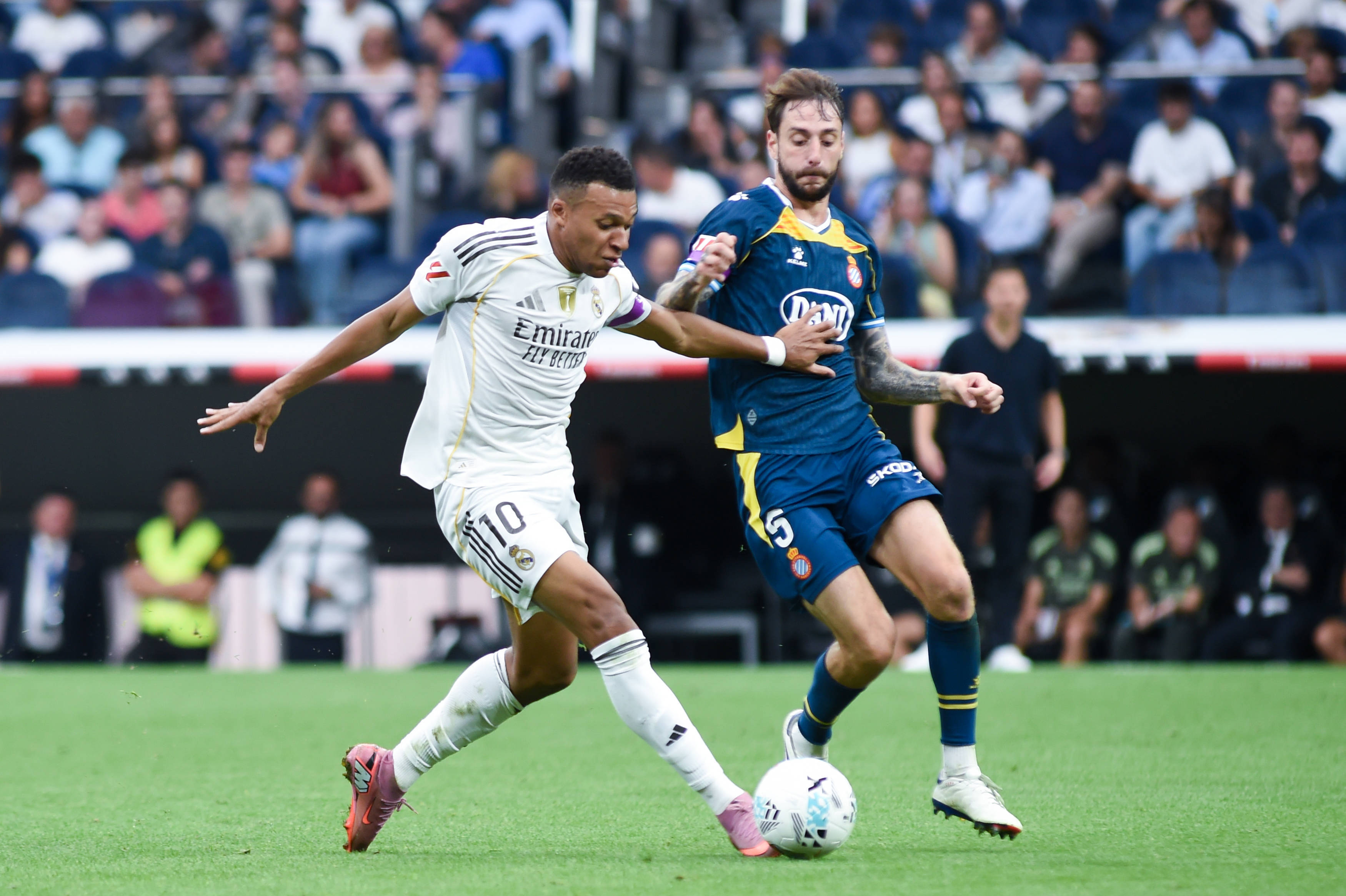 c7娱乐下载-皇马主场大胜阿拉维斯，稳固积分榜前列(周五008 04点 皇马对阵阿拉维斯 预测)