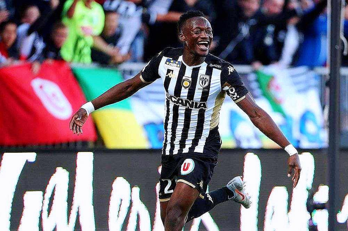 包含蒙彼利埃稳住中游位置，保持不败的词条