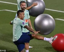 C7娱乐app下载-勒沃库森球员伤停情况一览：关键球员或因伤缺席(勒沃库森首发阵容)