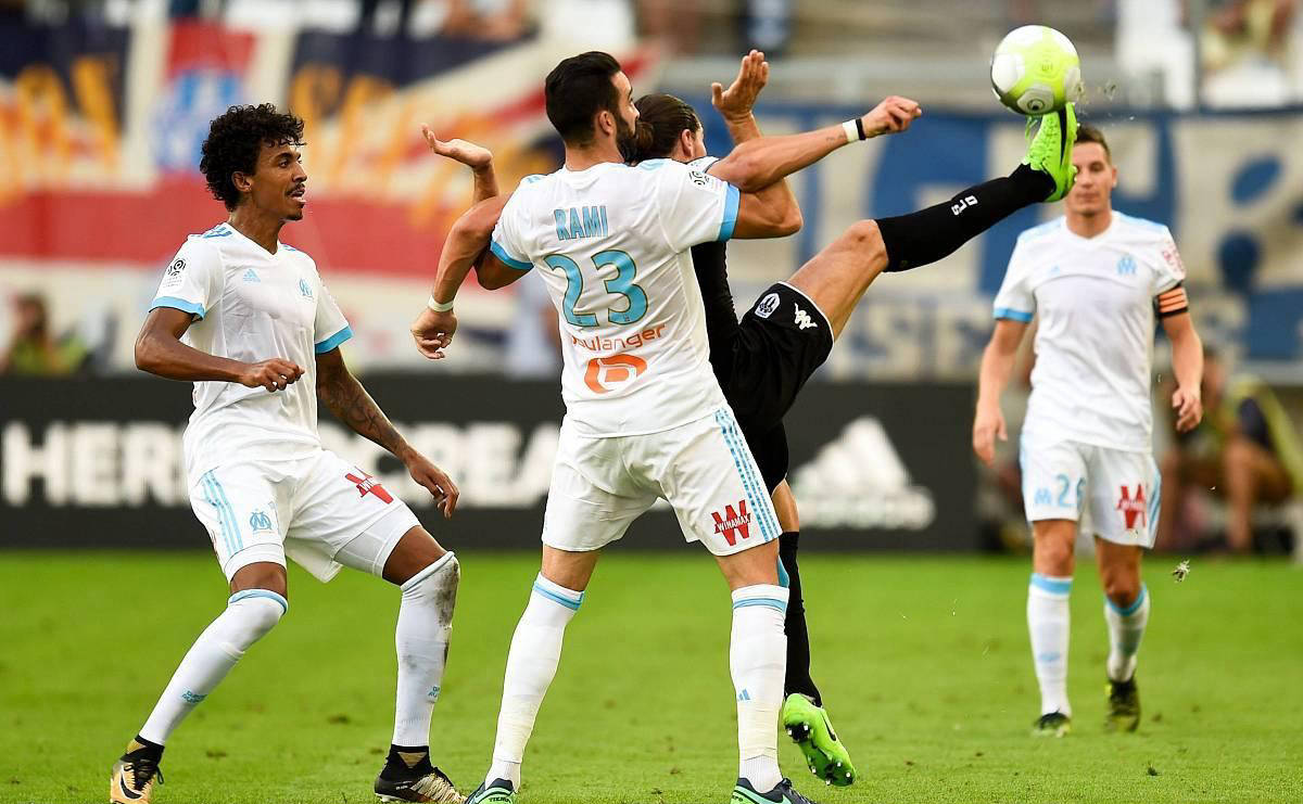 昂热在客场取得胜利，保持领先优势的简单介绍