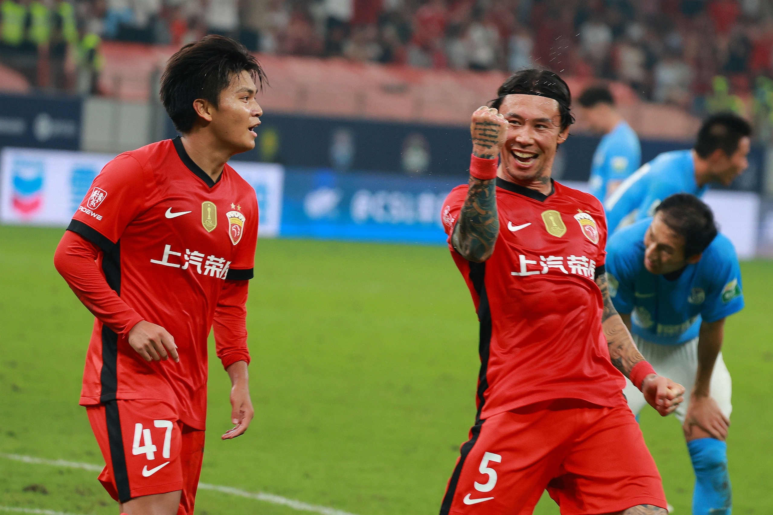 青岛球队队员伤愈复出，球迷喜上眉梢的简单介绍